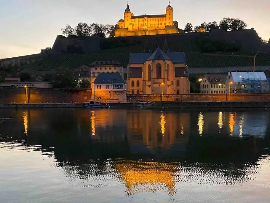 Ferienwohnung Weinbergsblick Optimale Stadtnaehe 奥森富尔特 0*,