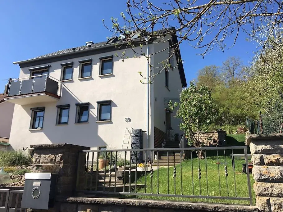 公寓 Ferienwohnung Weinbergsblick Optimale Stadtnaehe 奥森富尔特 德国