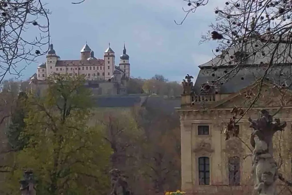 公寓 Ferienwohnung Weinbergsblick Optimale Stadtnaehe 奥森富尔特