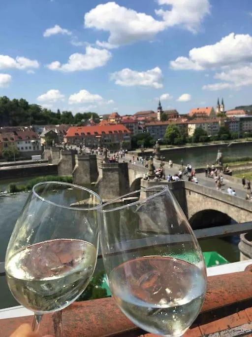 Ferienwohnung Weinbergsblick Optimale Stadtnaehe 奥森富尔特